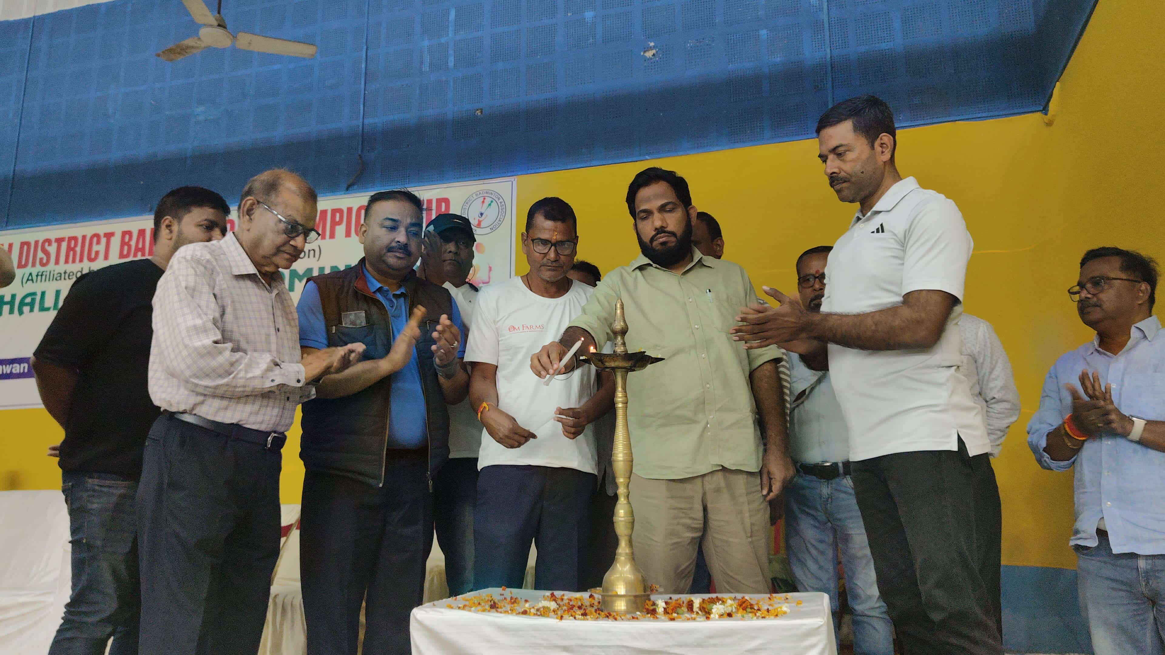 मन लगाकर पढ़ें और मन लगाकर खेलें :  जिलाधिकारी