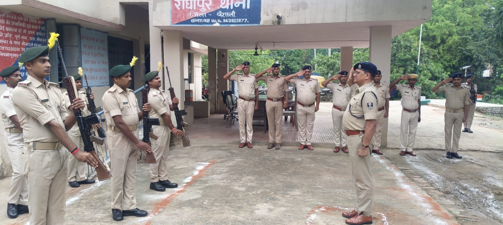 पुलिस अधीक्षक, वैशाली के द्वारा राघोपुर थाना का निरीक्षण किया गया।