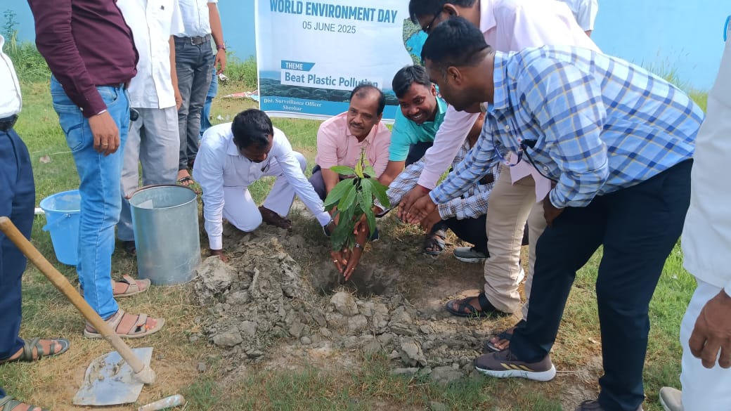 पर्यावरण दिवस पर सिविल सर्जन ने किया पौधारोपण