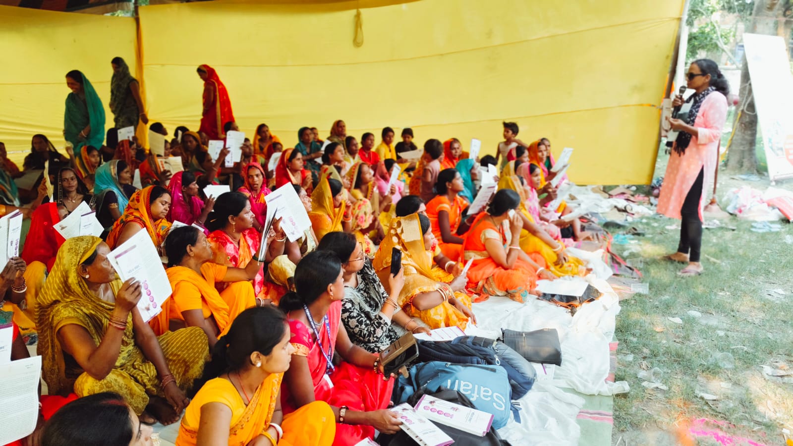  वैशाली   महिला संवाद कार्यक्रम में बढ़ रही है महिलाओं की भागेदारी मिल रही है 